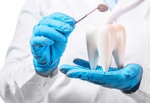zrozumiec-periodontologie-jak-profilaktyka-moze-ochronic-twoj-usmiech